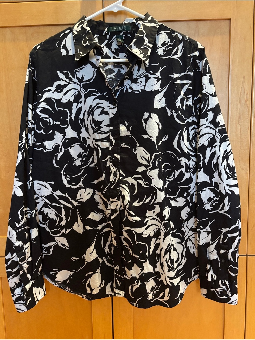 Lauren Ralph Lauren Black and White Floral Rose Button-Down Shirt 100% Cotton - Picture 8 of 11